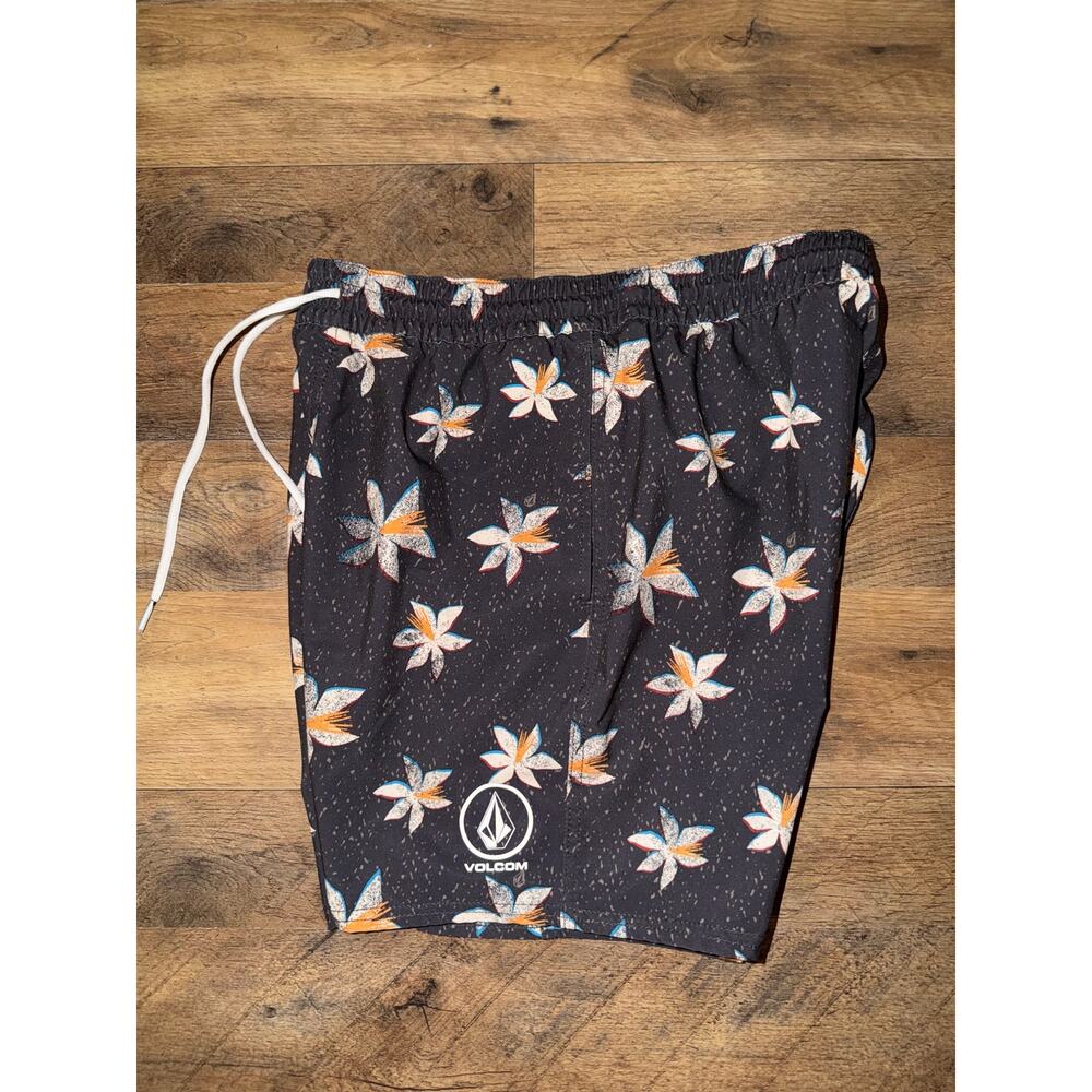 Volcom men’s black floral stretch surf swim shorts - Picture 11 of 12